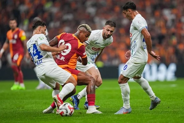 Frankfurt-Galatasaray maçının sonucu tahmin edildi! Cimbom için şaşırtan olasılık...